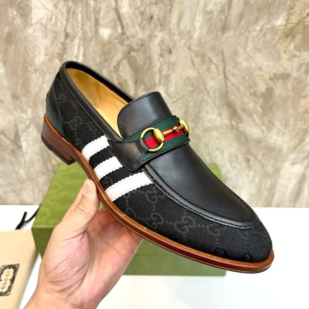 Original leather outsole P900 Brand: Co-branded Adidas｜GUCCI (Gucci) Standard code: Men's size 38–44 (45/46 can be customized) Grade: Same style as the official website Original quality Material: Original cowhide Leather lining Original leather outsole Style category: Men's fashionable casual leather shoes Distinguished big-name luxury elements top luxury Color: Actual picture